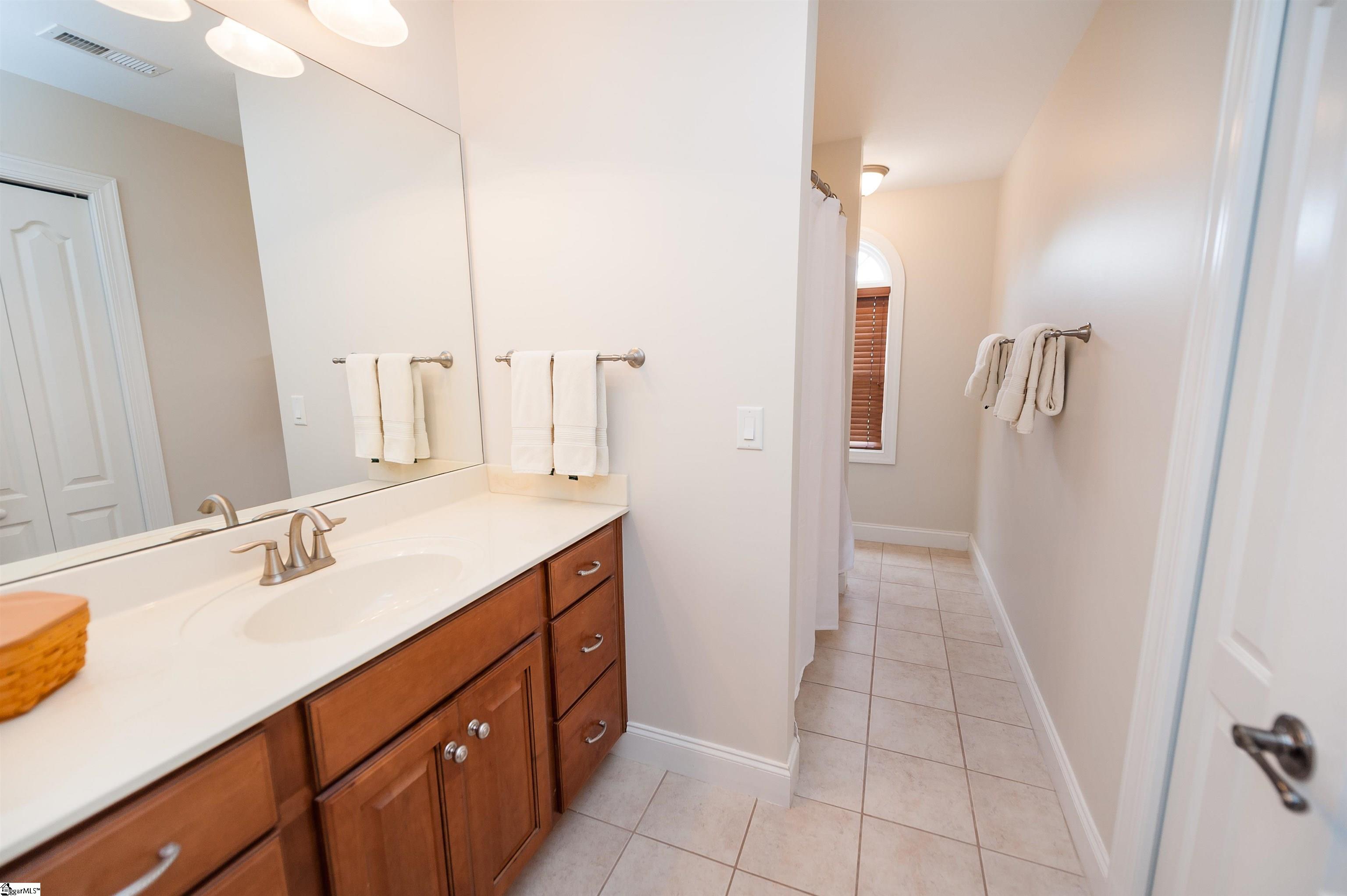 Campobello, South Carolina, 29322, United States, 3 Bedrooms Bedrooms, ,3 BathroomsBathrooms,Residential,For Sale,1779343