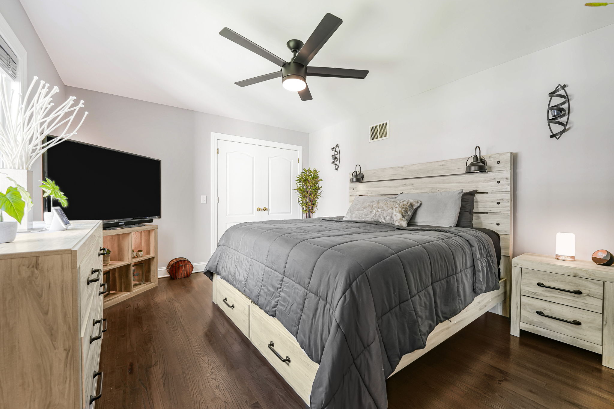 Fairview, New Jersey, 07022, United States, 2 Bedrooms Bedrooms, ,2 BathroomsBathrooms,Residential,For Sale,1973875