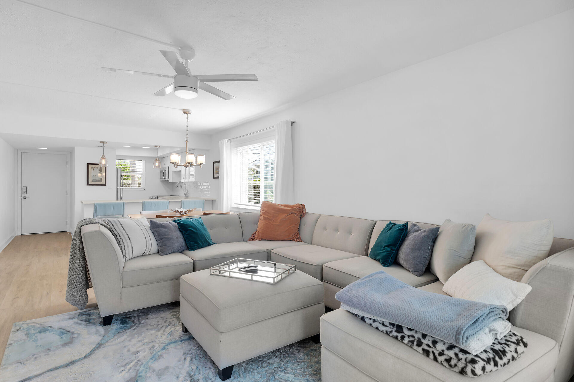 MARATHON, Florida, 33050, United States, 2 Bedrooms Bedrooms, ,2 BathroomsBathrooms,Residential,For Sale,1991254