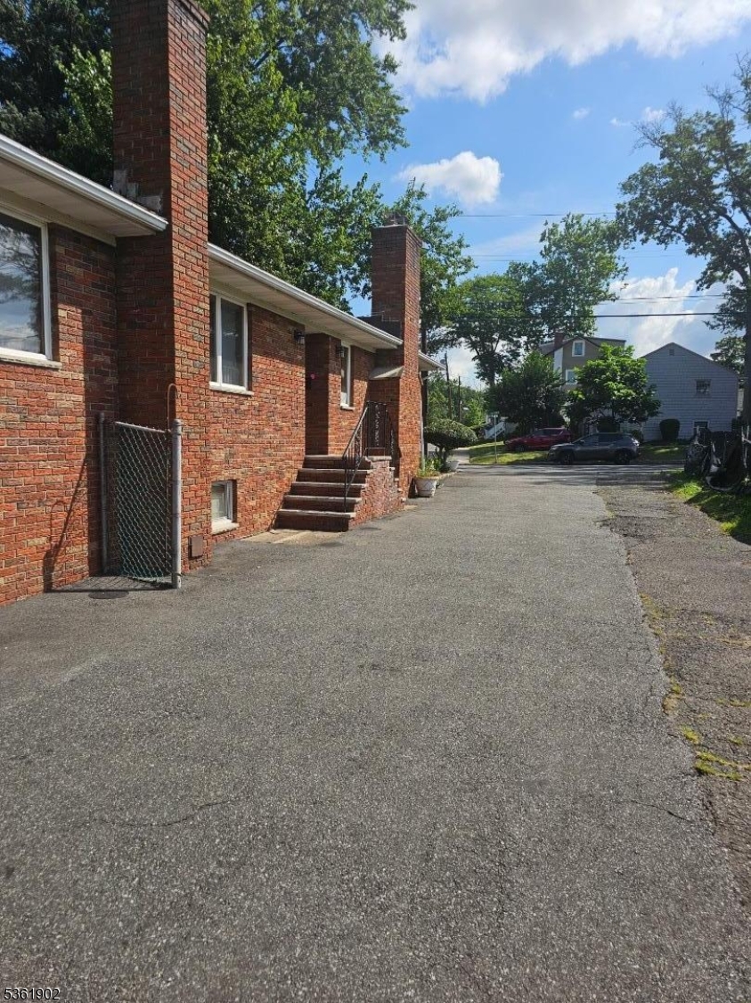 Union Twp., New Jersey, 07088, United States, 3 Bedrooms Bedrooms, ,3 BathroomsBathrooms,Residential,For Sale,1840311