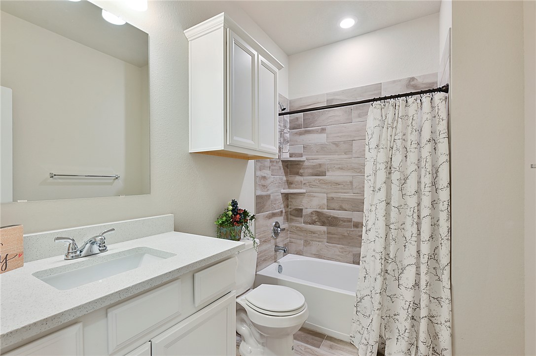 College Station, Texas, 77845, United States, 5 Bedrooms Bedrooms, ,4 BathroomsBathrooms,Residential,For Sale,1778847