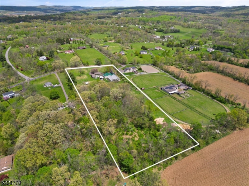 Lebanon Twp., New Jersey, 08827, United States, 4 Bedrooms Bedrooms, ,3 BathroomsBathrooms,Residential,For Sale,1847563