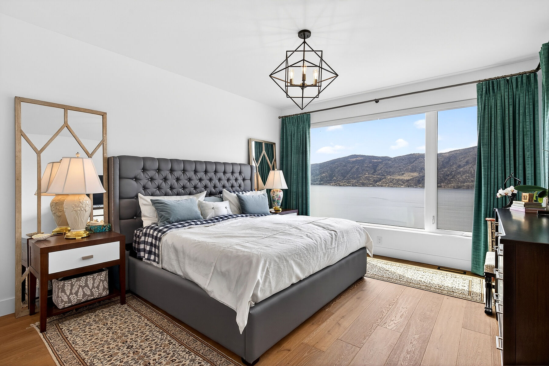  Elevated Lake Country Living - 物件實景