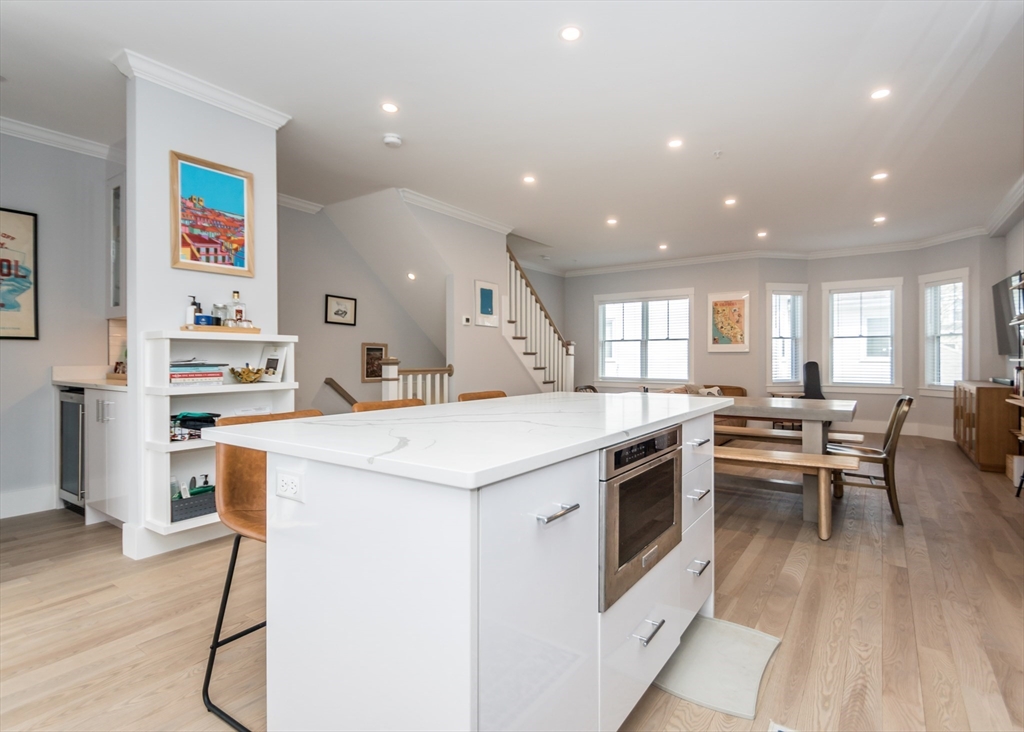 Waltham, Massachusetts, 02453, United States, 3 Bedrooms Bedrooms, ,4 BathroomsBathrooms,Residential,For Sale,1786216