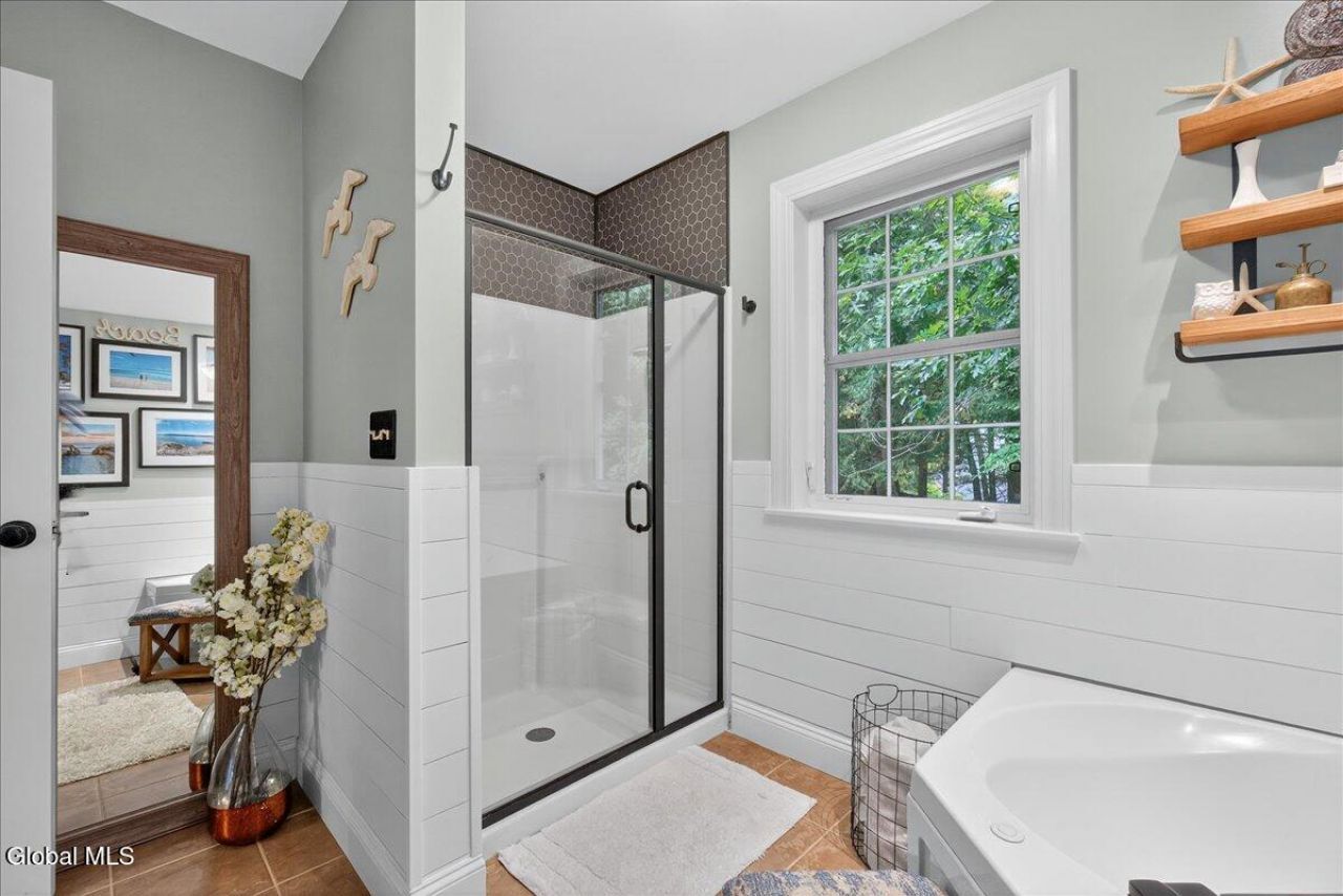 Queensbury, New York, 12804, United States, 3 Bedrooms Bedrooms, ,3 BathroomsBathrooms,Residential,For Sale,1942112