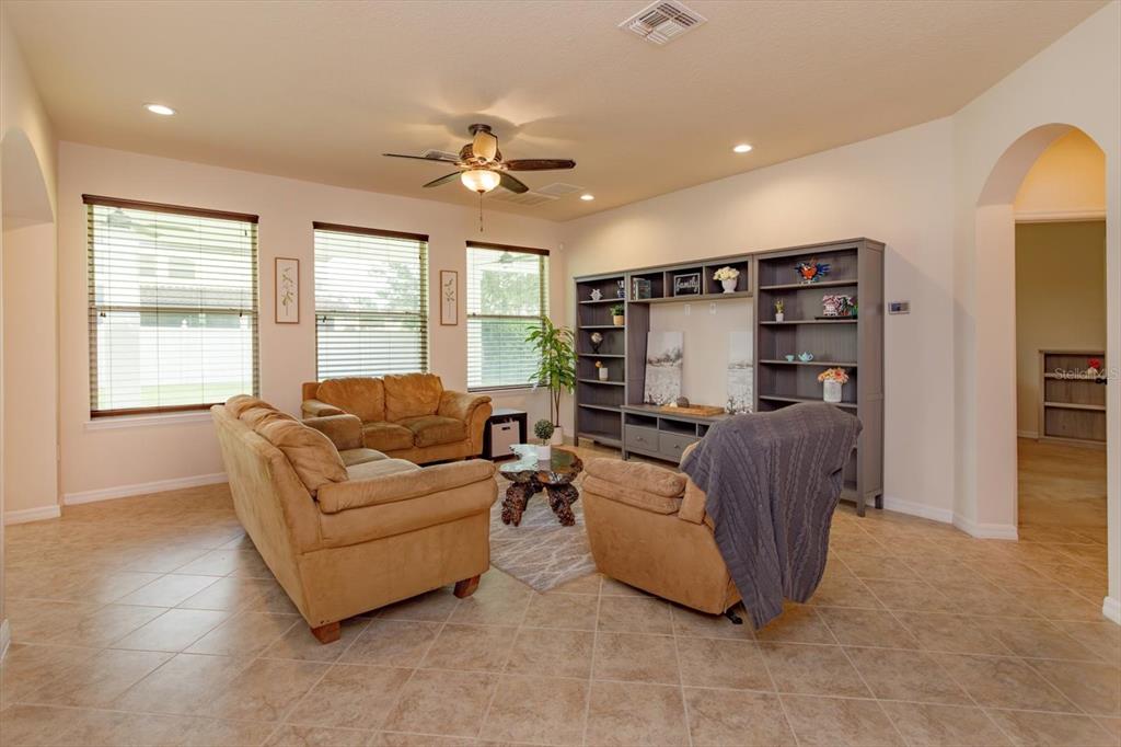 St Cloud, Florida, 34771, United States, 7 Bedrooms Bedrooms, ,4 BathroomsBathrooms,Residential,For Sale,1885076