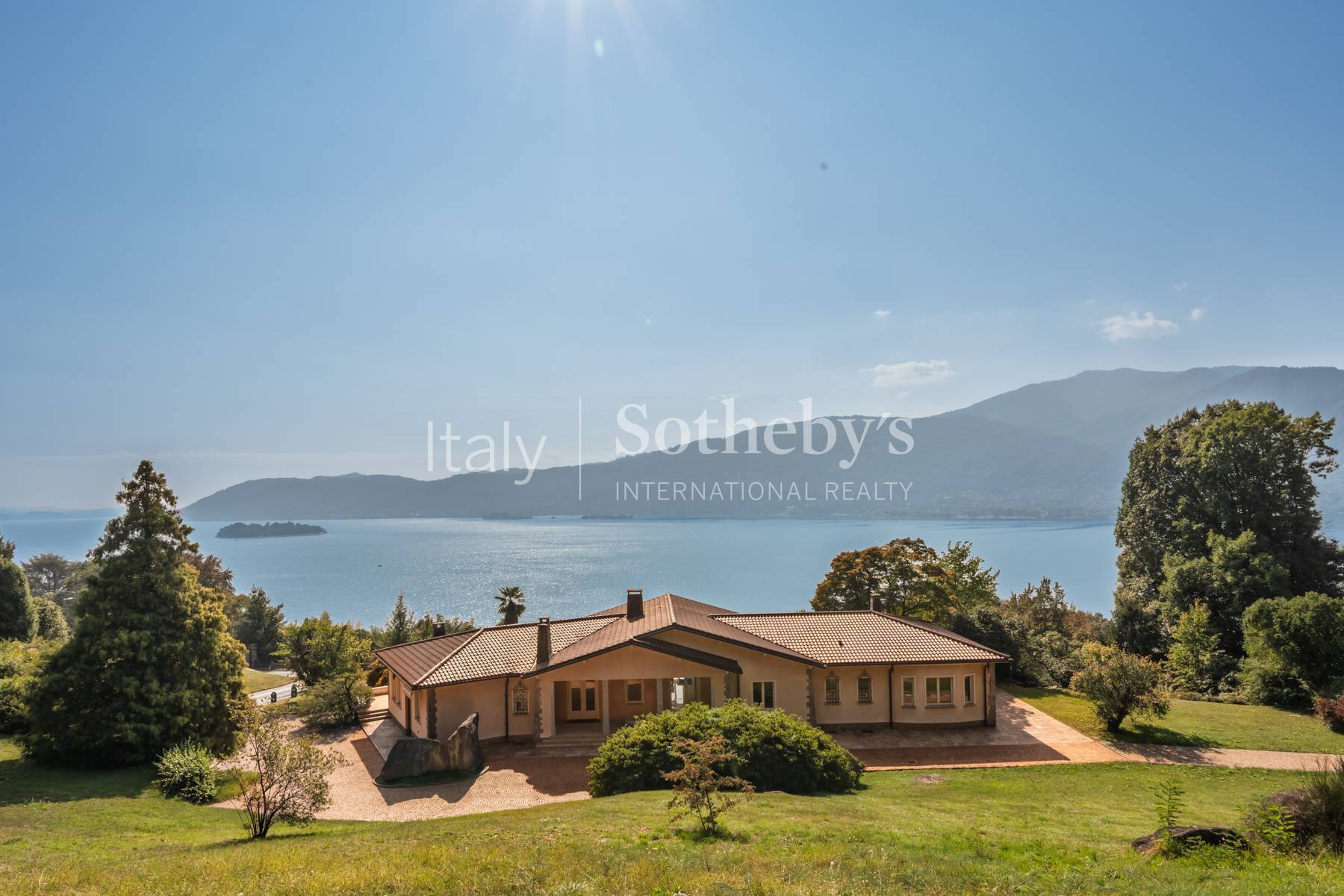  Elegant Villa with a Historic Park and Lake Views - 物件實景