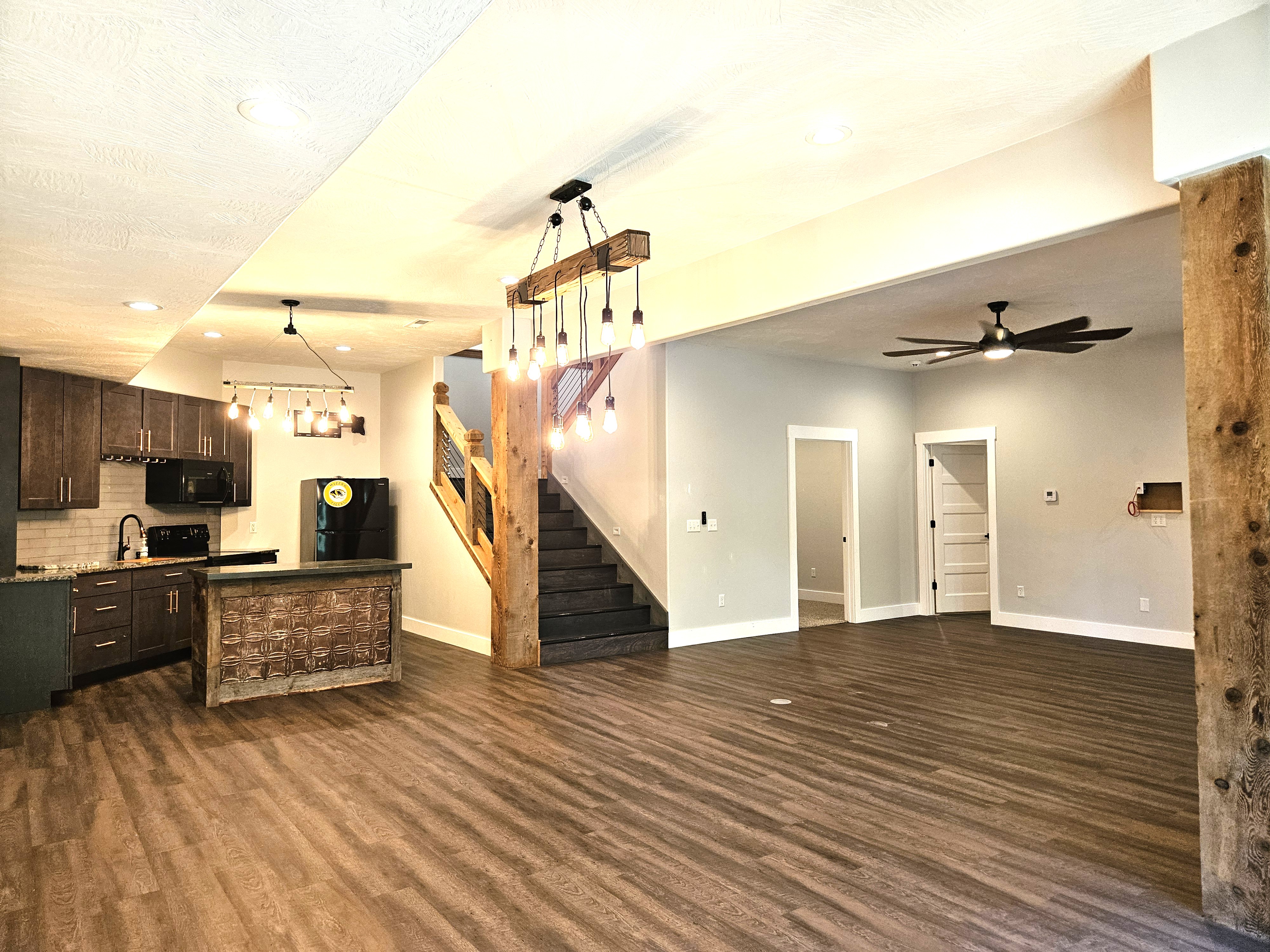 SPRINGFIELD, Missouri, 65804, United States, 4 Bedrooms Bedrooms, ,4 BathroomsBathrooms,Residential,For Sale,1996433