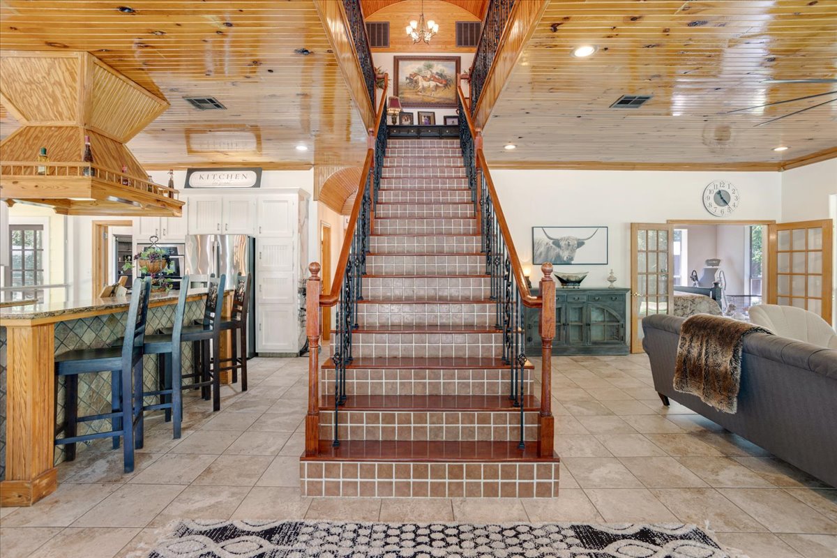 Bonham, Texas, 75418, United States, 6 Bedrooms Bedrooms, ,3 BathroomsBathrooms,Residential,For Sale,1983606