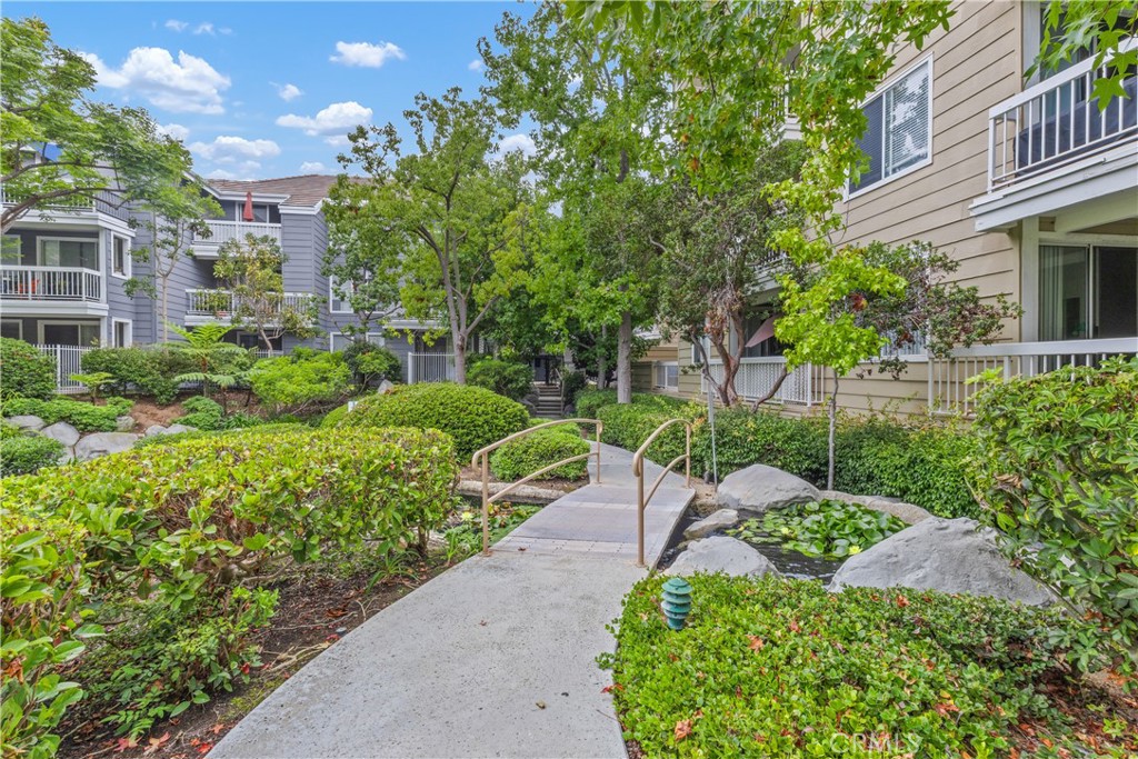 Huntington Beach, California, 92646, United States, 2 Bedrooms Bedrooms, ,2 BathroomsBathrooms,Residential,For Sale,1939014
