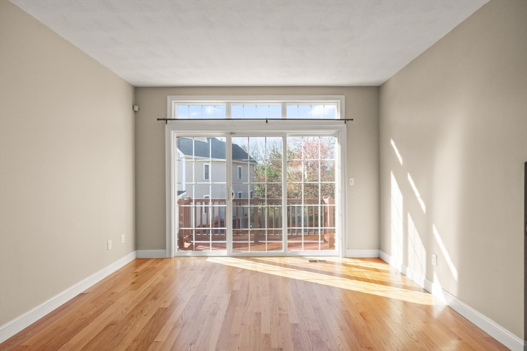 Saugus, Massachusetts, 01906, United States, 2 Bedrooms Bedrooms, ,3 BathroomsBathrooms,Residential,For Sale,2039895