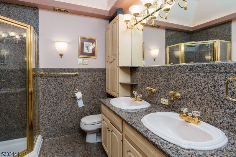 Kinnelon Boro, New Jersey, 07405, United States, 4 Bedrooms Bedrooms, ,4 BathroomsBathrooms,Residential,For Sale,1941980