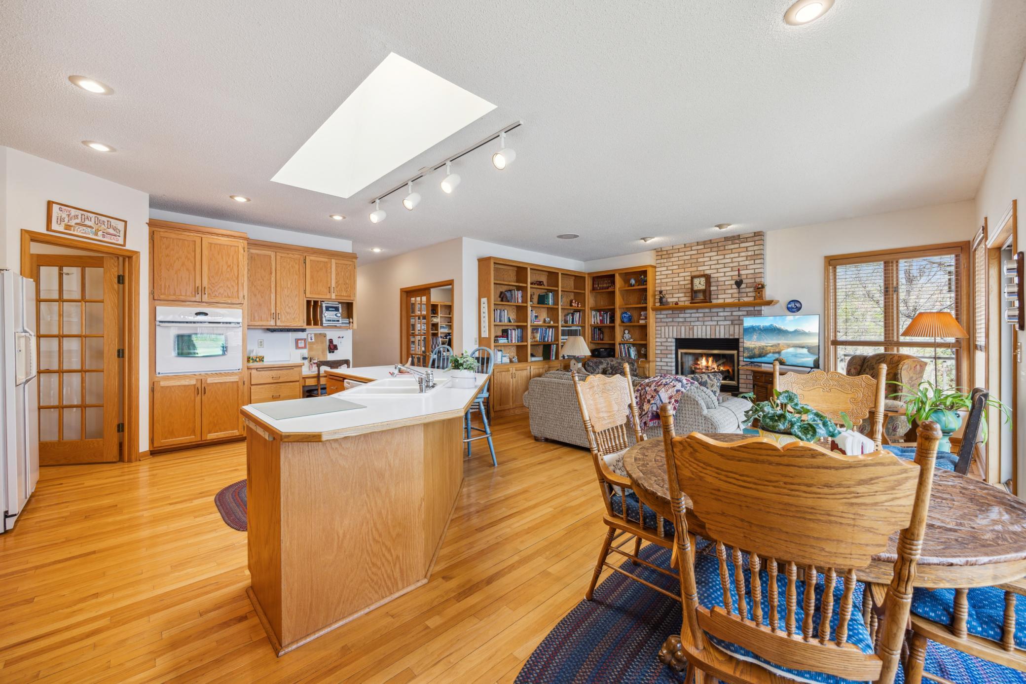 New Brighton, Minnesota, 55112, United States, 4 Bedrooms Bedrooms, ,4 BathroomsBathrooms,Residential,For Sale,1990901