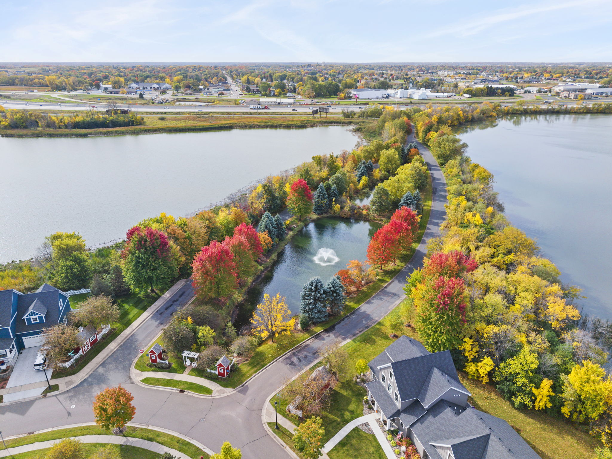  Contemporary Farmhouse Charm in Coveted Towne Lakes - 物件實景