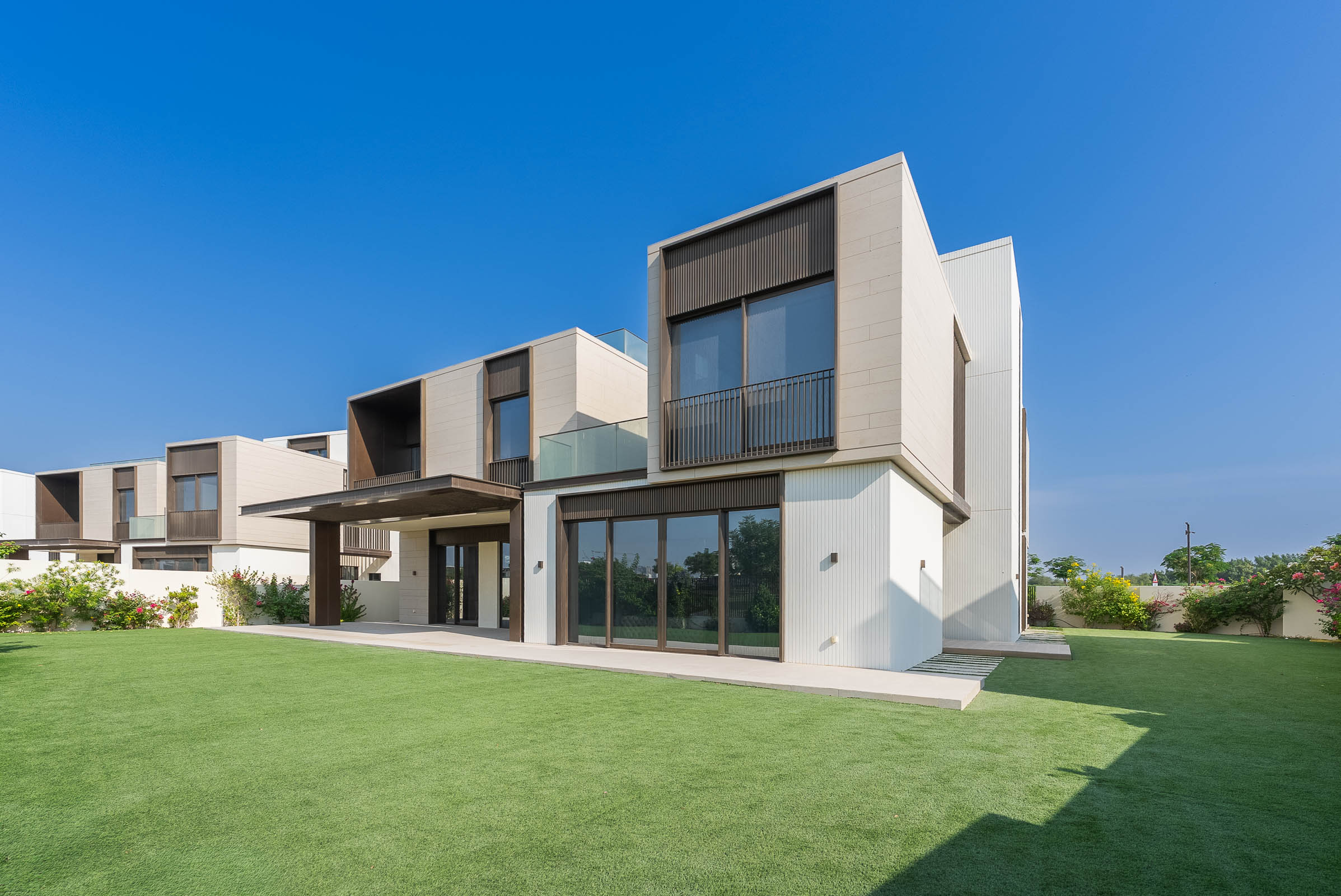  Villa with Elie Saab Finishes and Burj Khalifa Views in Palm Hills - 物件實景