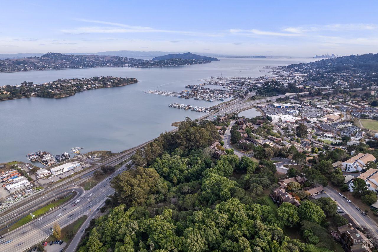 Sausalito, California, 94965, United States, 3 Bedrooms Bedrooms, ,3 BathroomsBathrooms,Residential,For Sale,1990897