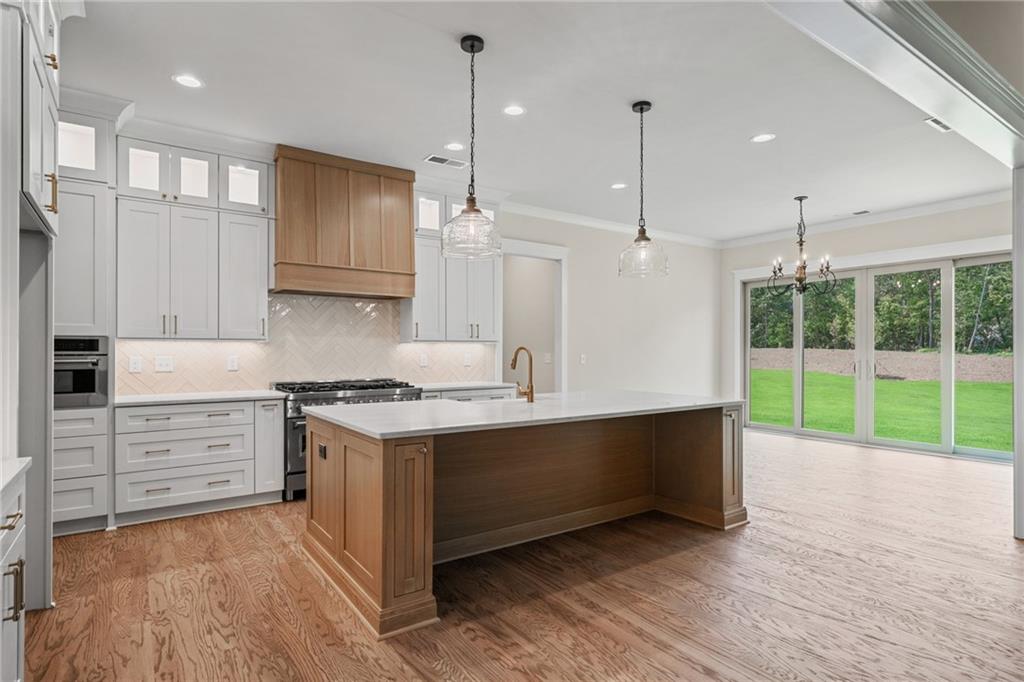 Gainesville, Georgia, 30506, United States, 4 Bedrooms Bedrooms, ,5 BathroomsBathrooms,Residential,For Sale,2008564