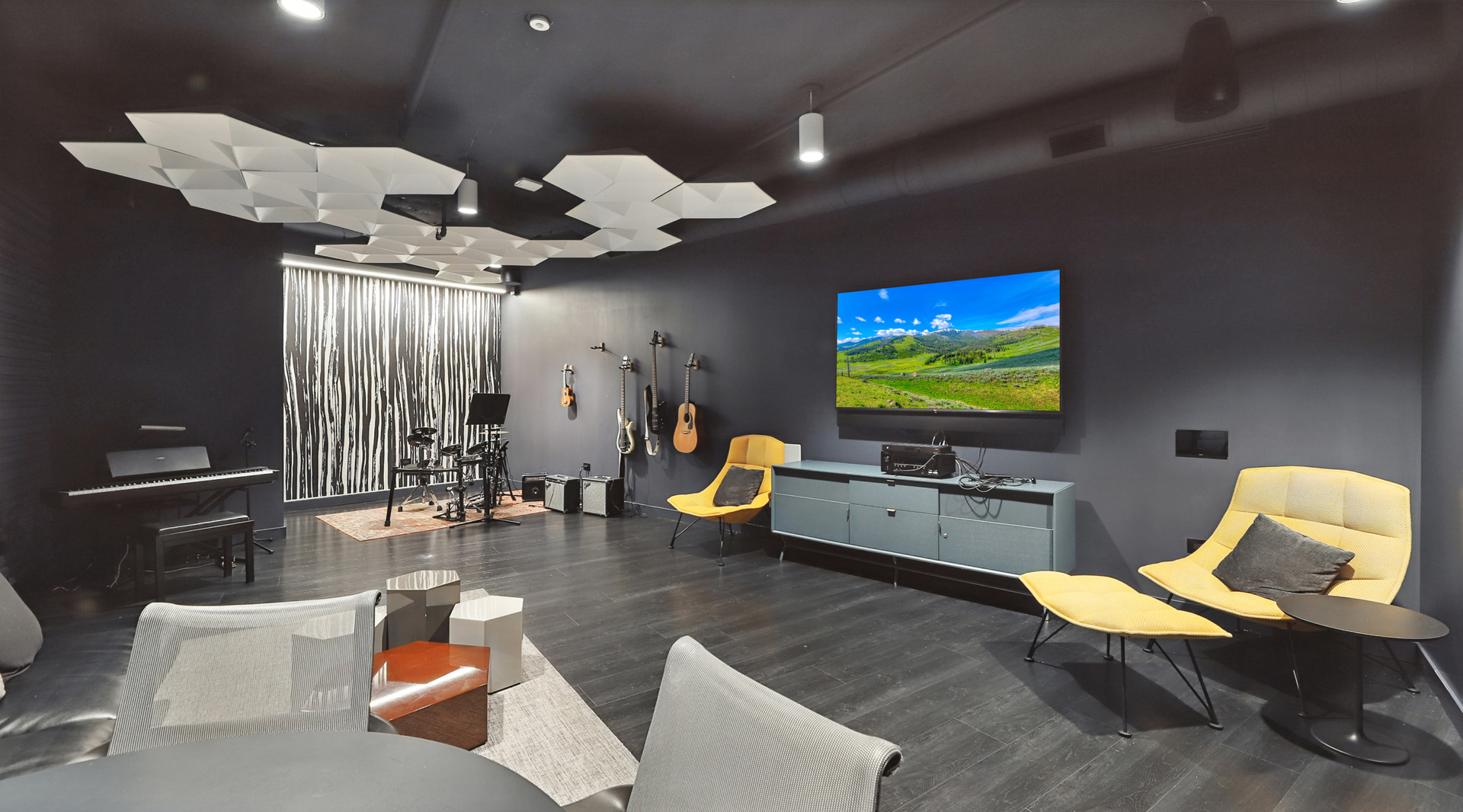 Chicago, Illinois, 60601, United States, 1 Bedroom Bedrooms, ,1 BathroomBathrooms,Residential,For Sale,1927498