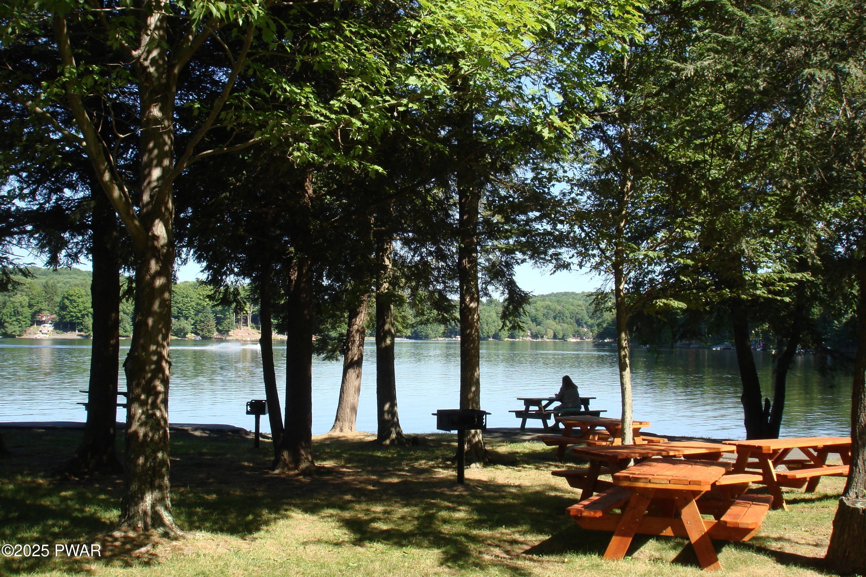 Lake Ariel, Pennsylvania, 18436, United States, 4 Bedrooms Bedrooms, ,4 BathroomsBathrooms,Residential,For Sale,1998731