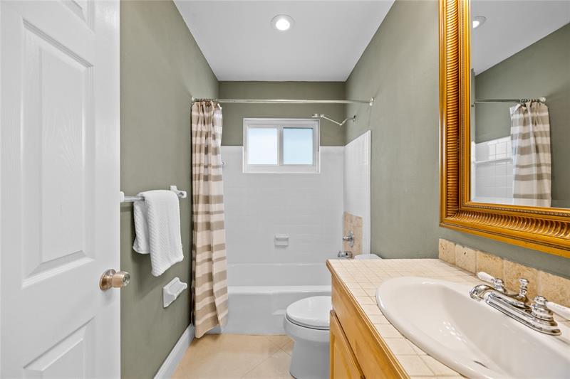 Oakland Park, Florida, 33309, United States, 3 Bedrooms Bedrooms, ,2 BathroomsBathrooms,Residential,For Sale,1916888