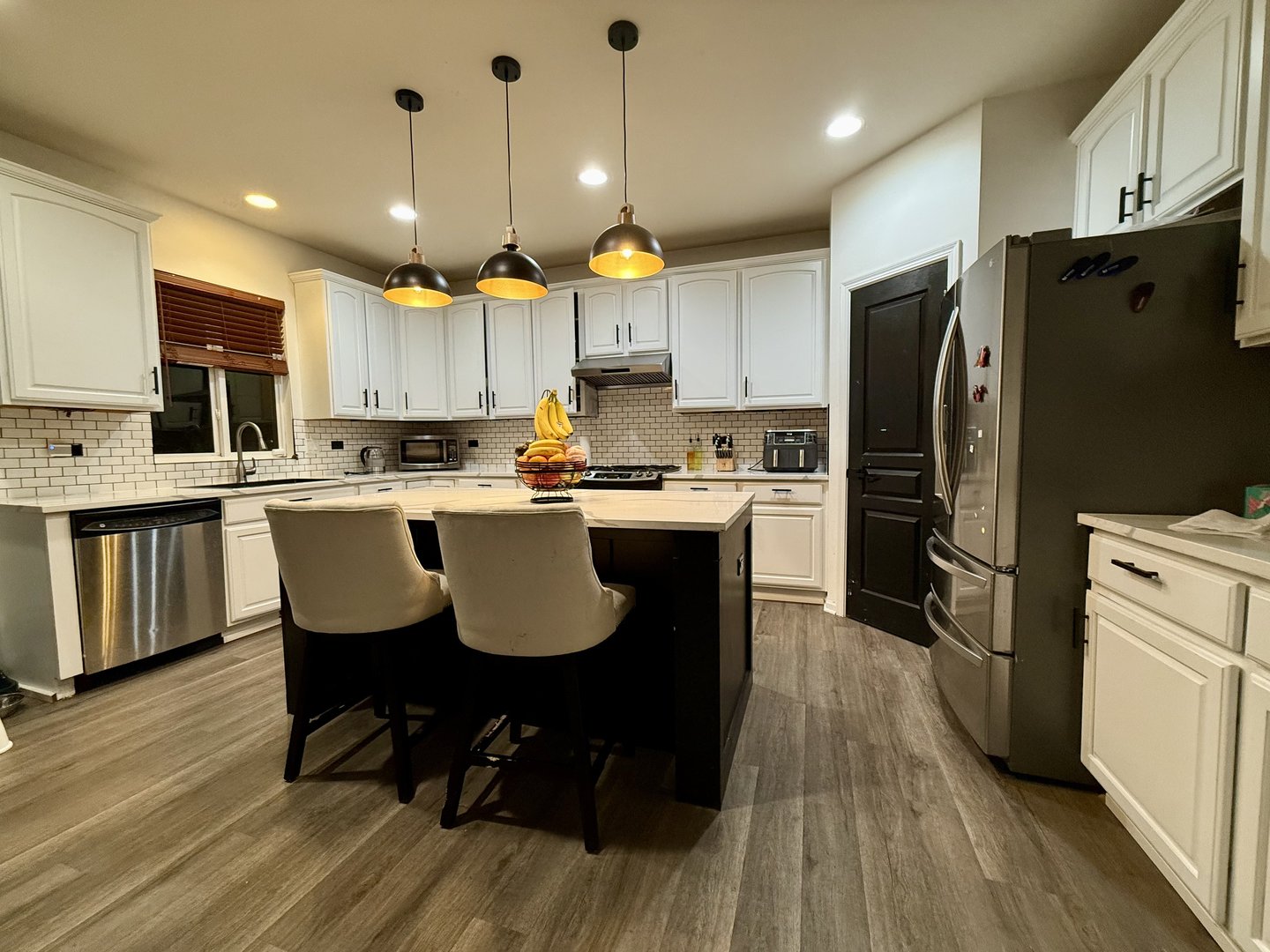 Yorkville, Illinois, 60560, United States, 4 Bedrooms Bedrooms, ,5 BathroomsBathrooms,Residential,For Sale,1991709