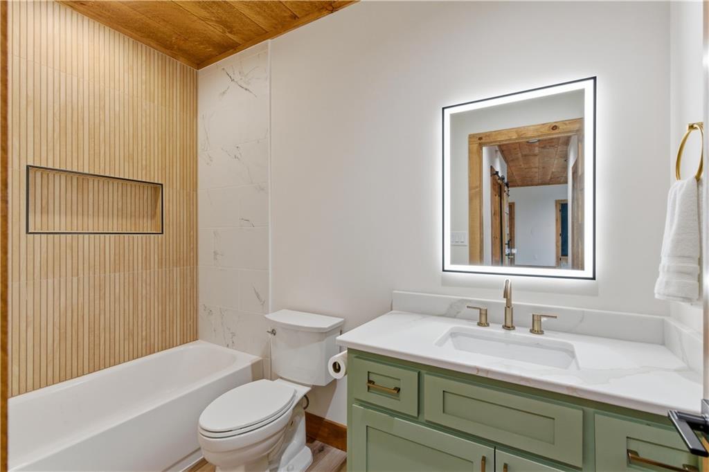 Morganton, Georgia, 30560, United States, 3 Bedrooms Bedrooms, ,4 BathroomsBathrooms,Residential,For Sale,2037777