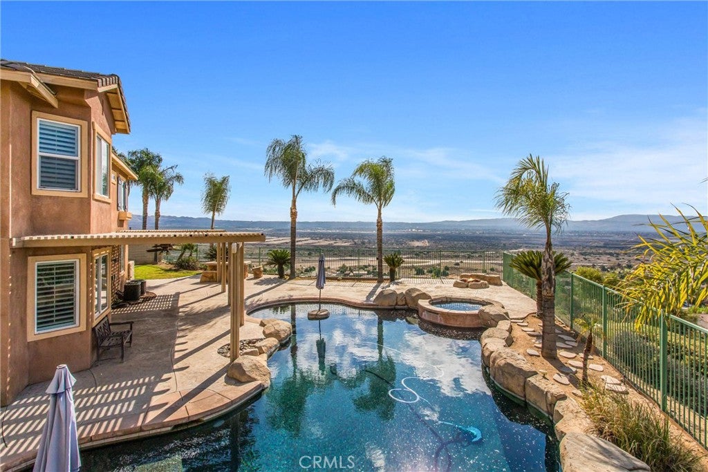 Highland, California, 92346, United States, 5 Bedrooms Bedrooms, ,5 BathroomsBathrooms,Residential,For Sale,1989215