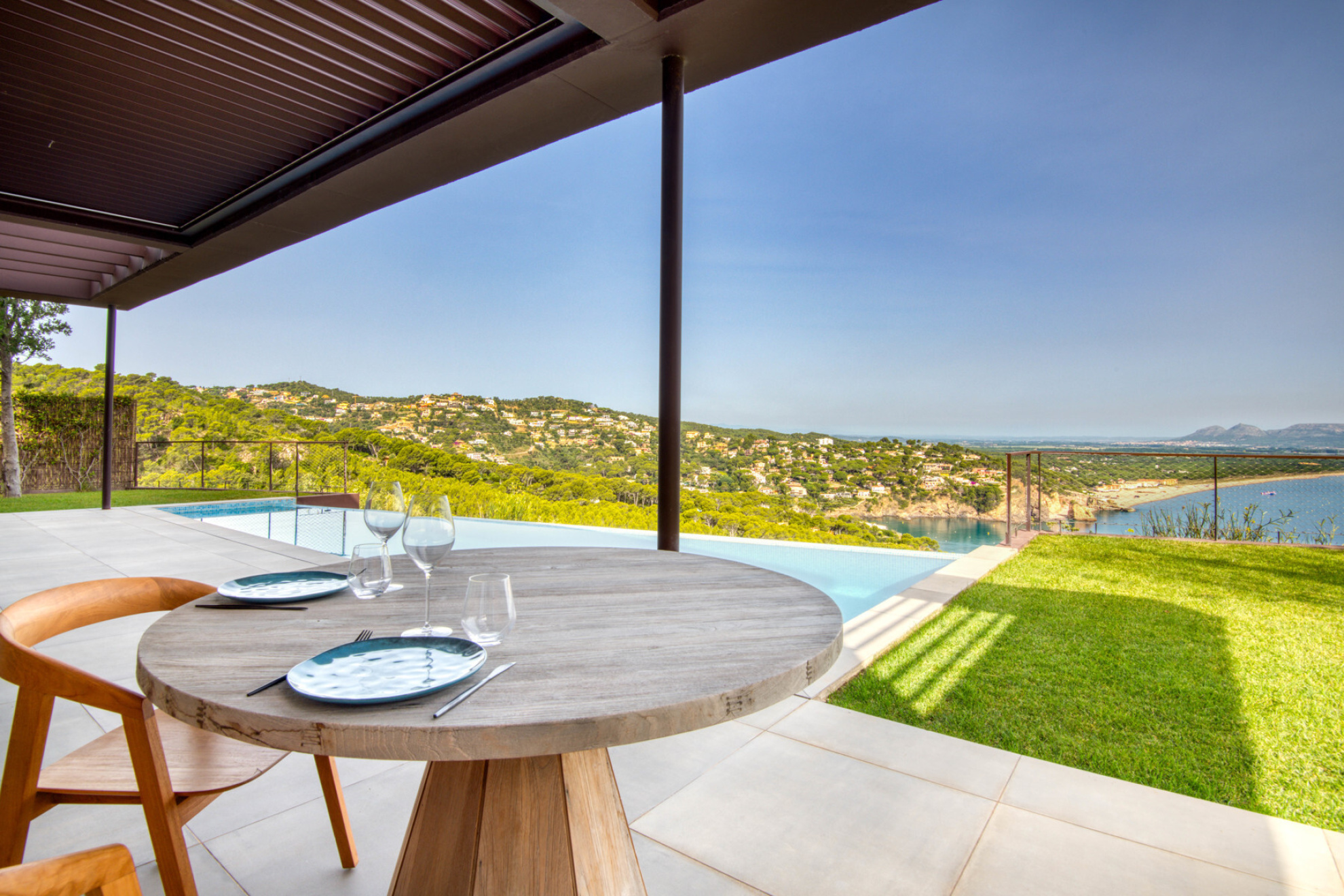  House with swimming pool and sea views in private urbanization in Sa Riera. - 物件實景
