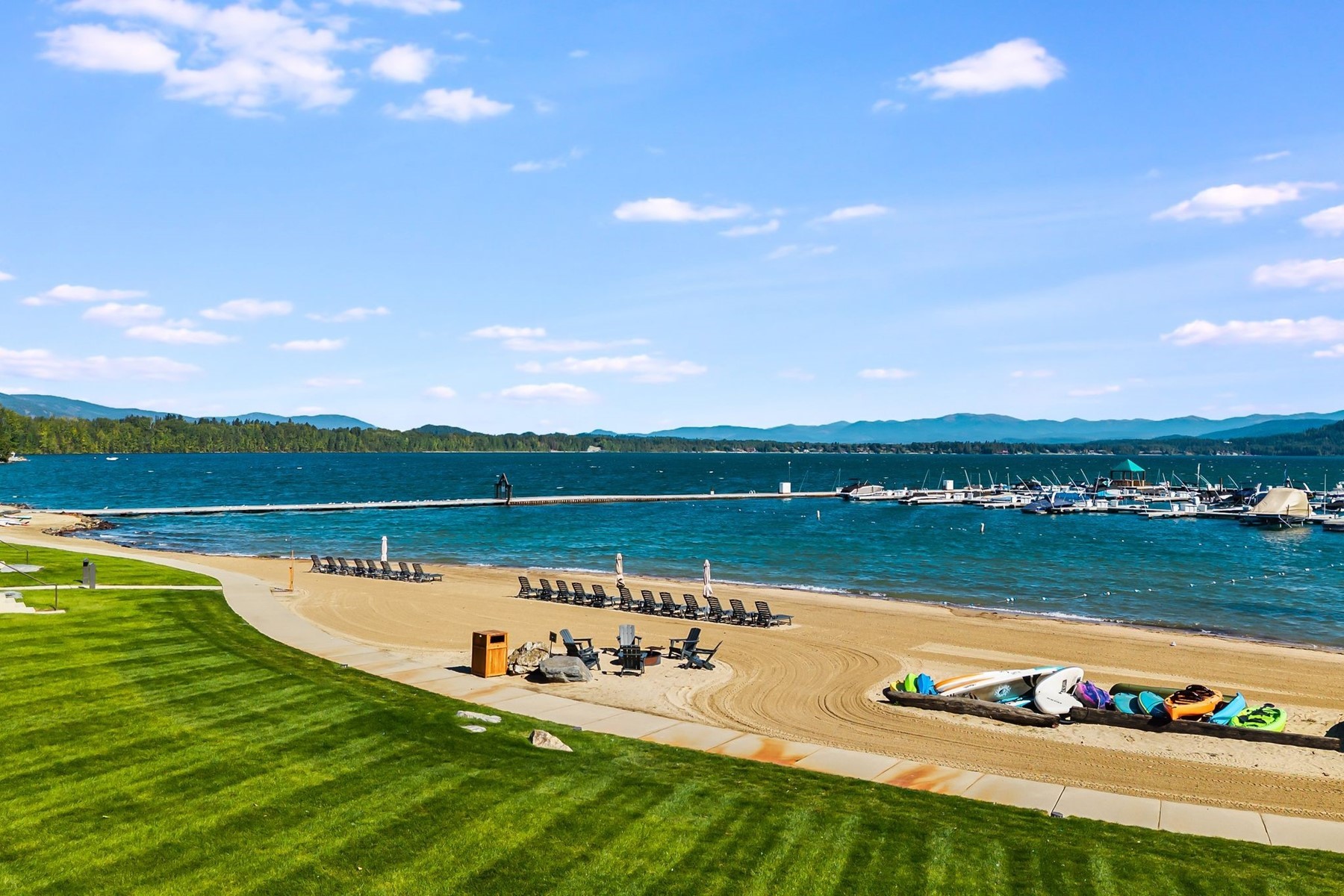  Corner Condo at Seasons at Sandpoint - 物件實景