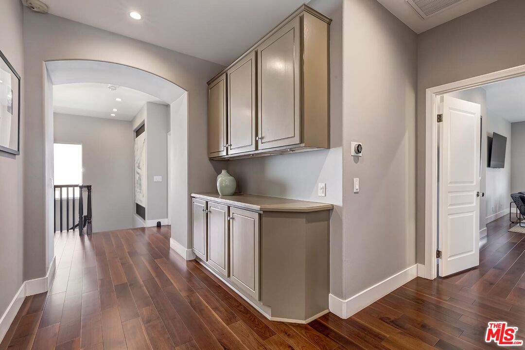 Pacific Palisades, California, 90272, United States, 4 Bedrooms Bedrooms, ,4 BathroomsBathrooms,Residential,For Sale,1911356