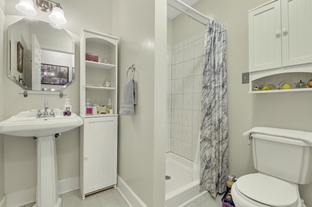 Talking Rock, Georgia, 30175, United States, 5 Bedrooms Bedrooms, ,4 BathroomsBathrooms,Residential,For Sale,1848832