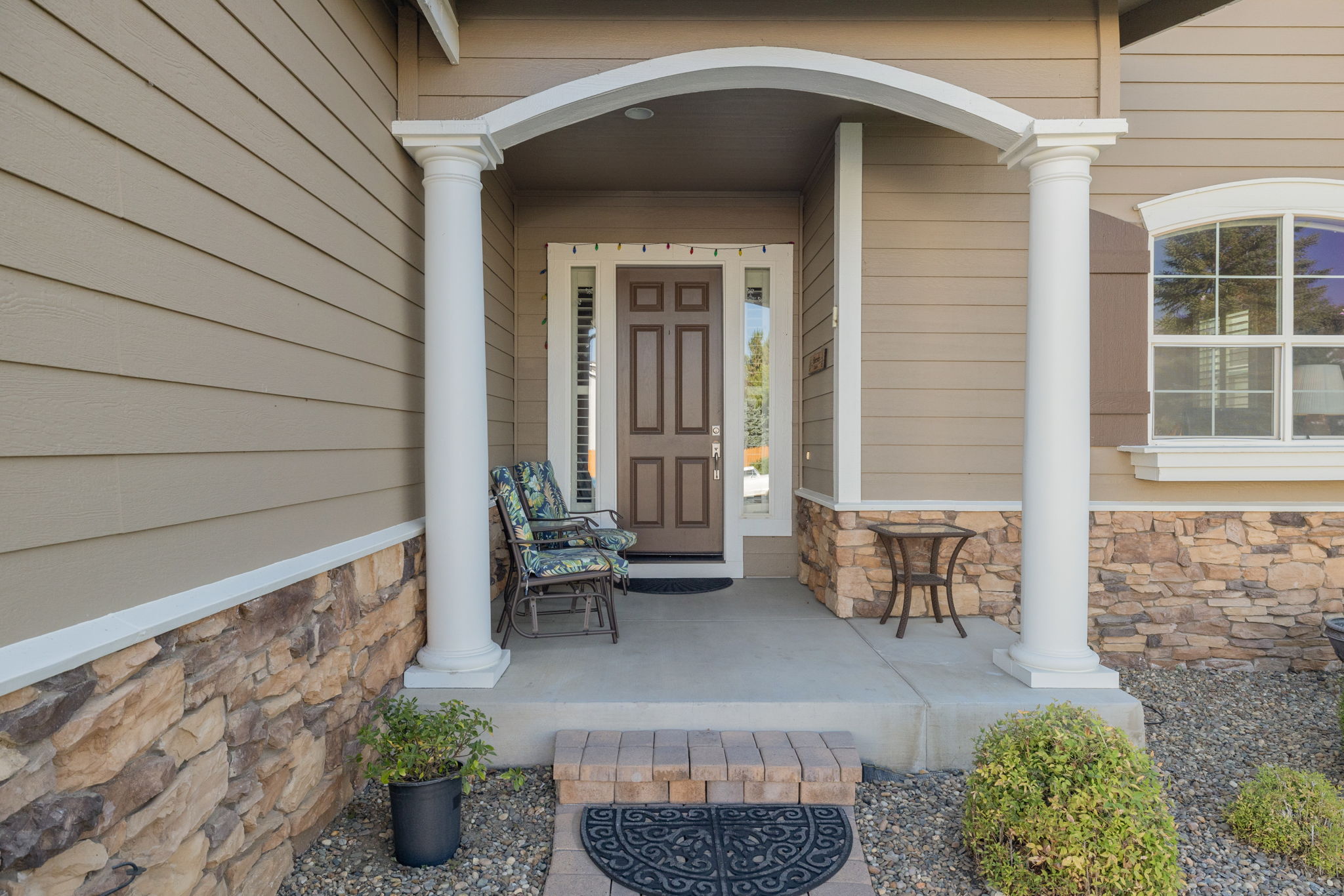  Refined Minden Living with Designer Touches and Captivating Mountain Views - 物件實景