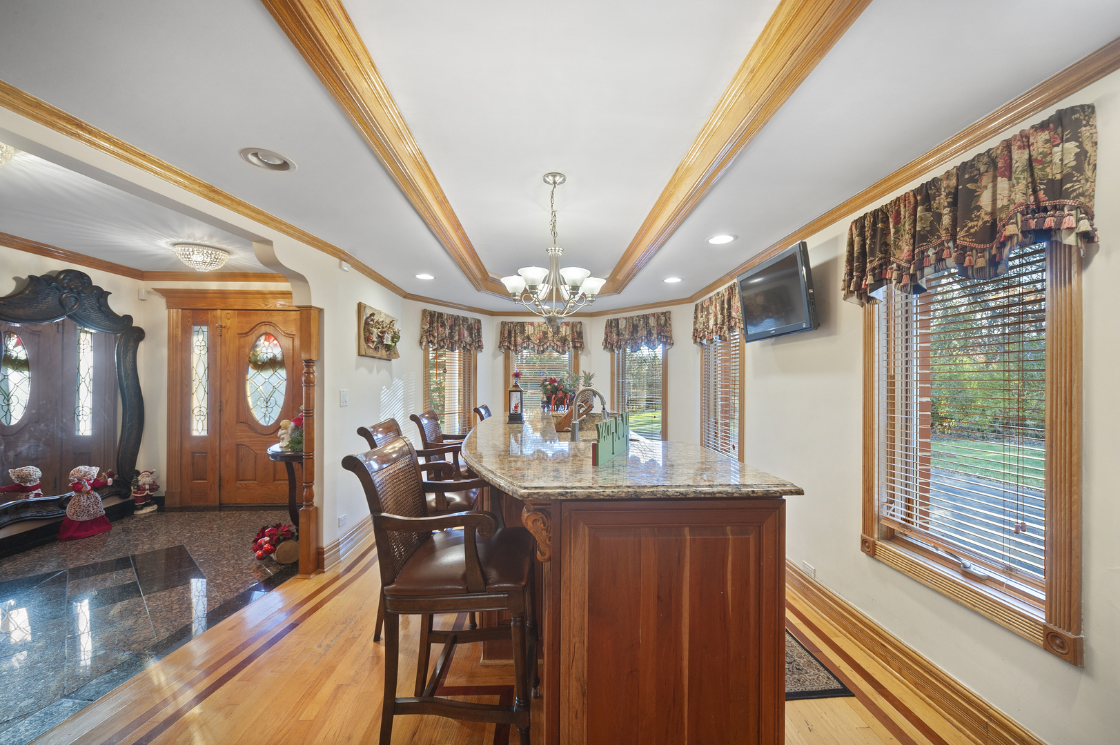 Libertyville, Illinois, 60048, United States, 4 Bedrooms Bedrooms, ,4 BathroomsBathrooms,Residential,For Sale,2003130