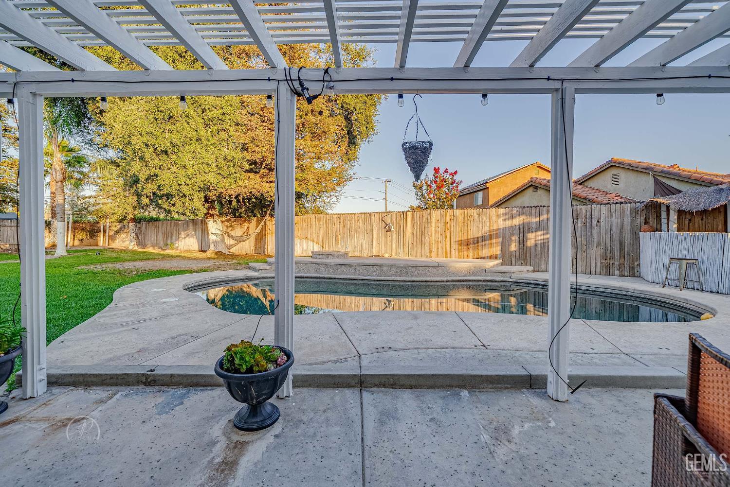 Bakersfield, California, 93313, United States, 4 Bedrooms Bedrooms, ,2 BathroomsBathrooms,Residential,For Sale,1882139