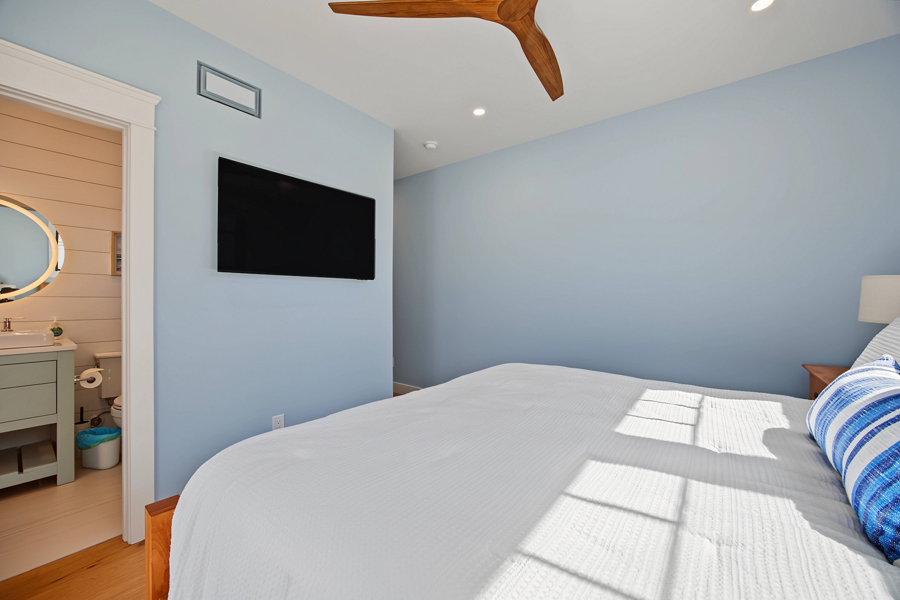  2904 Wesley Avenue Unit 1 - 物件實景