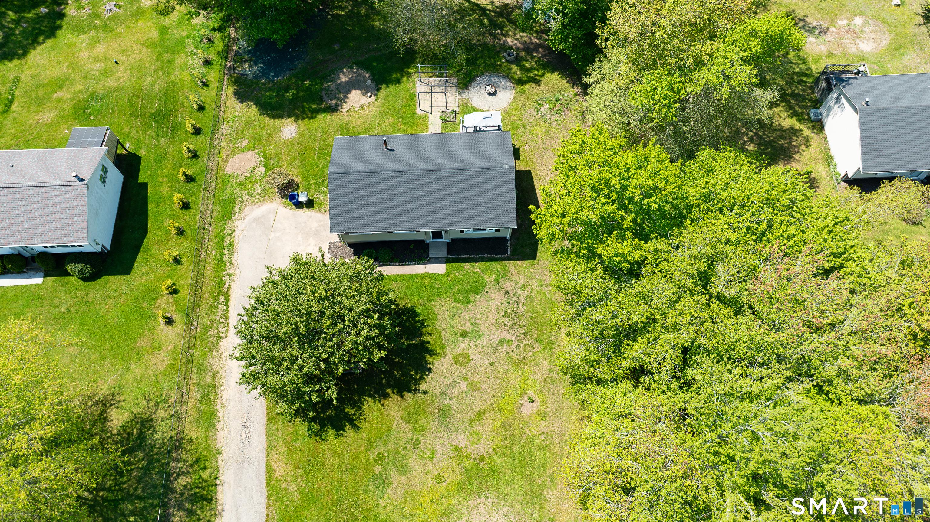 476, Connecticut, 06378, United States, 3 Bedrooms Bedrooms, ,2 BathroomsBathrooms,Residential,For Sale,2025073