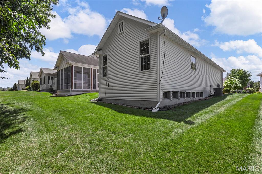 Lake St Louis, Missouri, 63367, United States, 2 Bedrooms Bedrooms, ,2 BathroomsBathrooms,Residential,For Sale,1901912