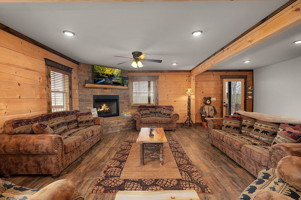 Blue Ridge, Georgia, 30513, United States, 4 Bedrooms Bedrooms, ,3 BathroomsBathrooms,Residential,For Sale,1762405