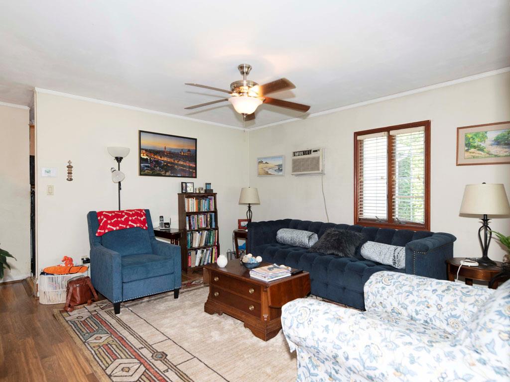 West Islip, New York, 11795, United States, 3 Bedrooms Bedrooms, ,2 BathroomsBathrooms,Residential,For Sale,1923514