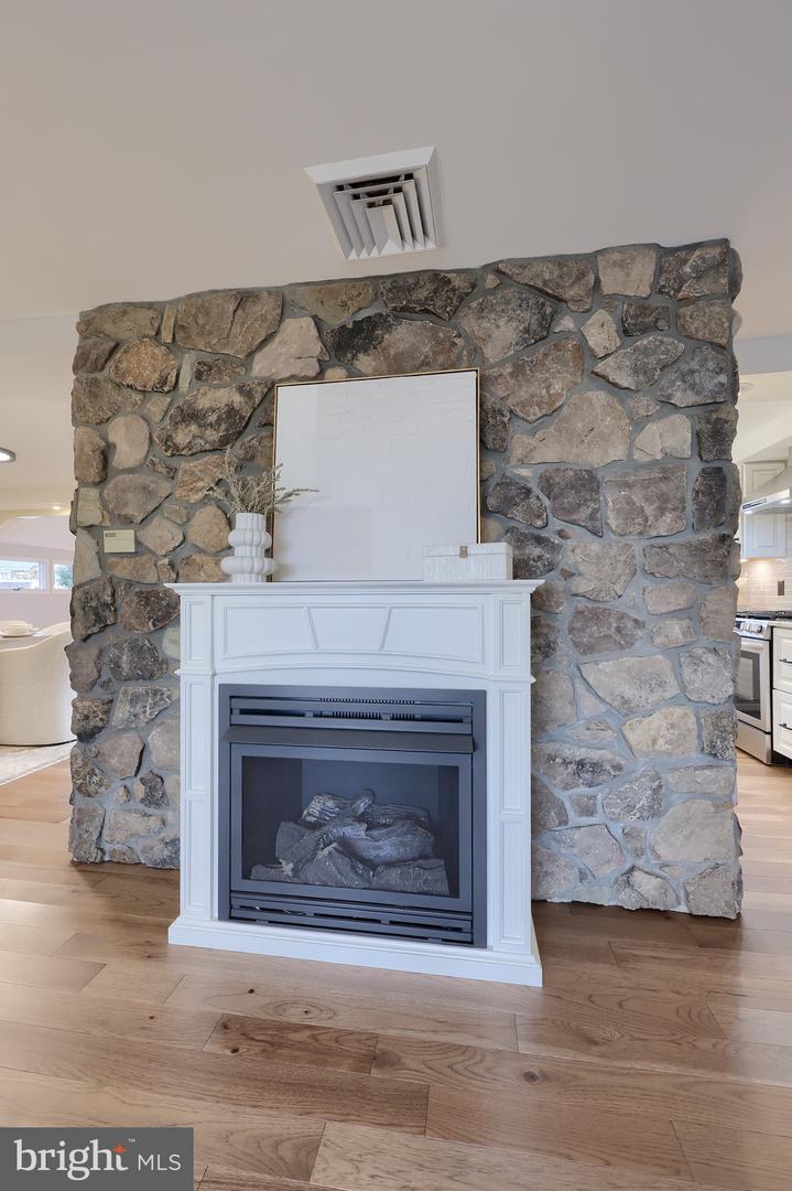 Lancaster, Pennsylvania, 17601, United States, 4 Bedrooms Bedrooms, ,3 BathroomsBathrooms,Residential,For Sale,1999084