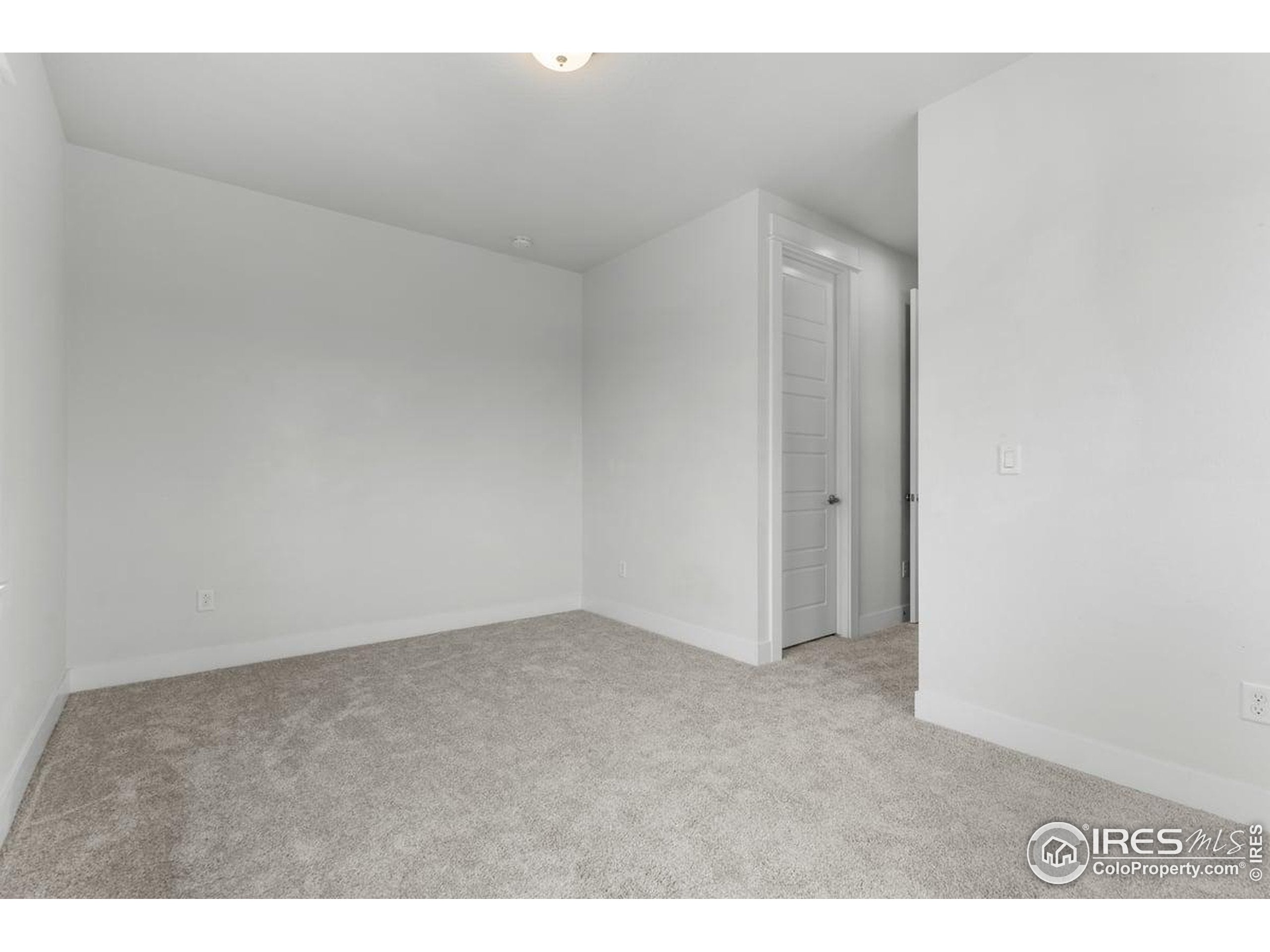 Windsor, Colorado, 80550, United States, 6 Bedrooms Bedrooms, ,4 BathroomsBathrooms,Residential,For Sale,1996243