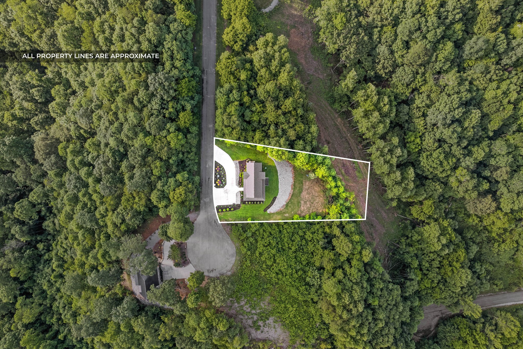 Smithville, Tennessee, 37166, United States, 3 Bedrooms Bedrooms, ,4 BathroomsBathrooms,Residential,For Sale,1935020