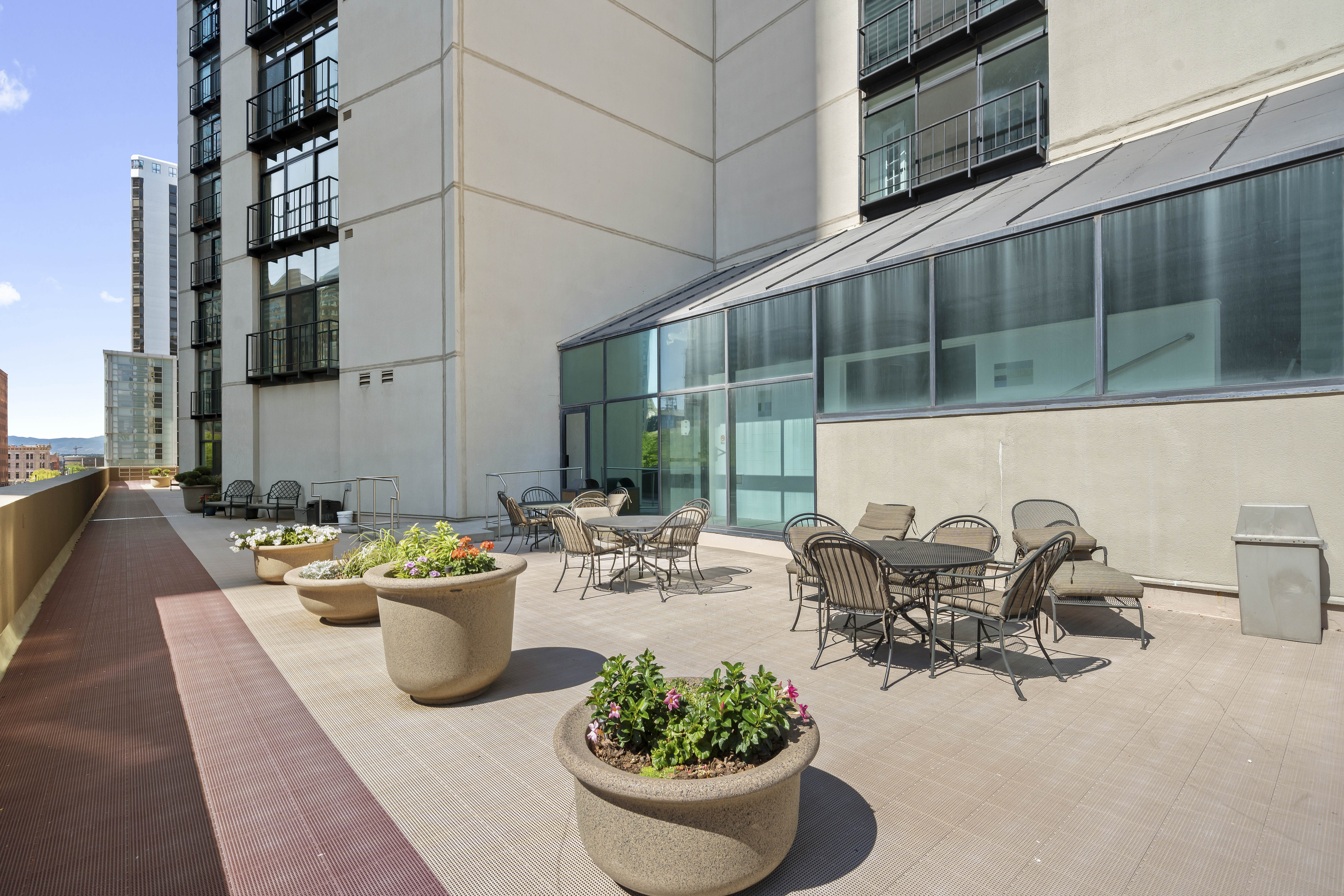  Skyline Luxury in LoDo: Sun-Filled 2BR Condo with Iconic Views - 物件實景