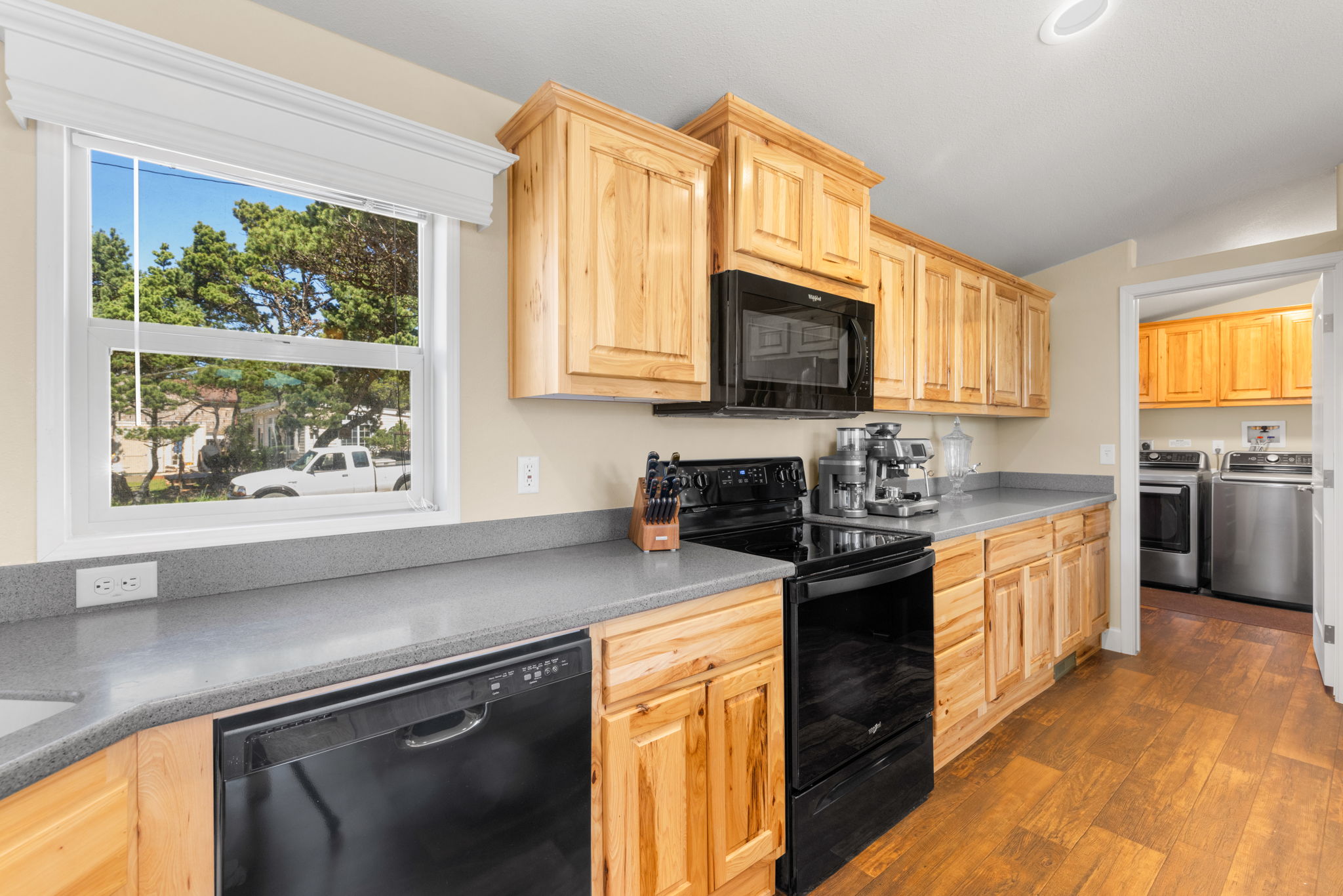 Cloverdale, Oregon, 97135, United States, 2 Bedrooms Bedrooms, ,2 BathroomsBathrooms,Residential,For Sale,1983657