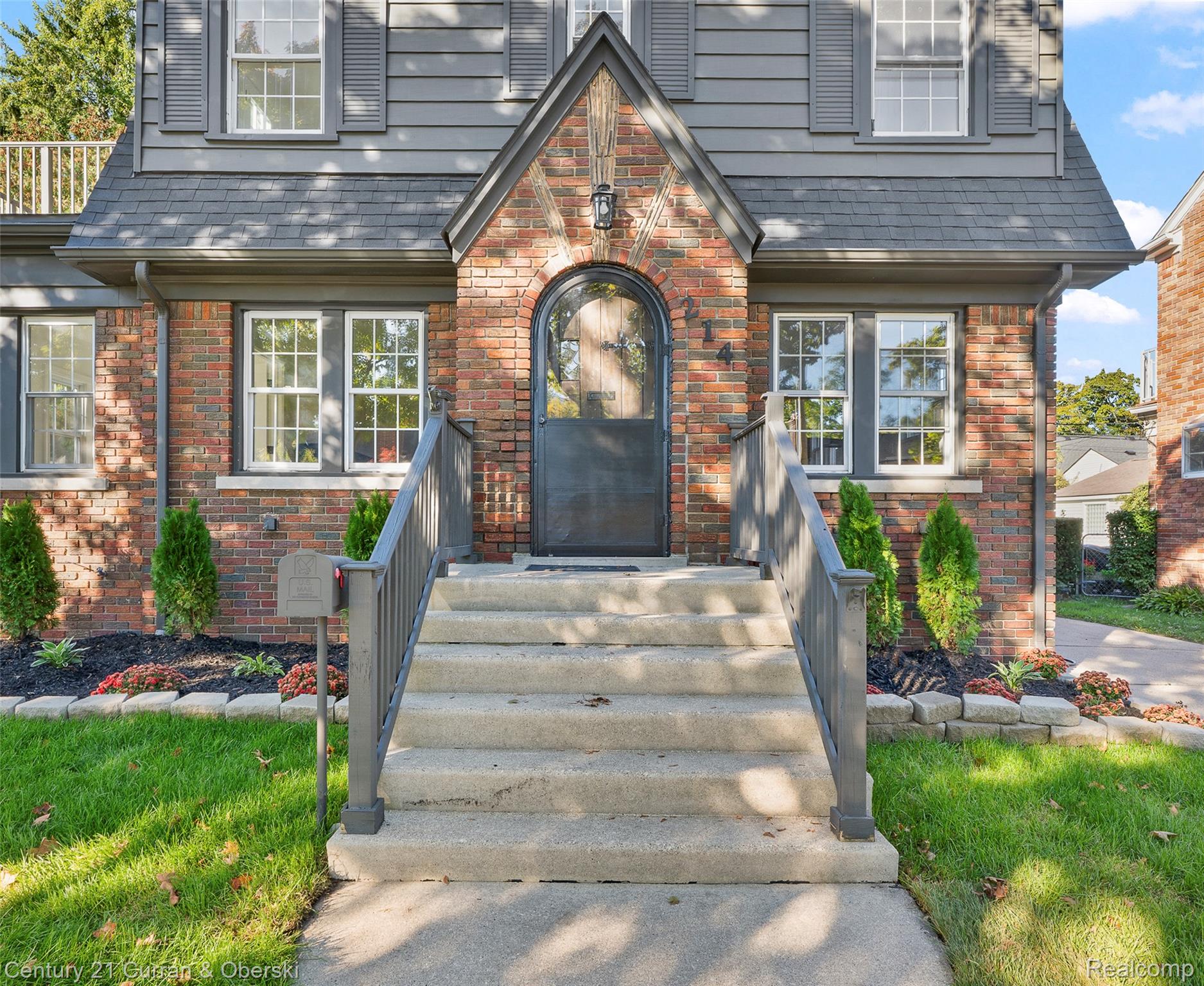 Dearborn, Michigan, 48124, United States, 4 Bedrooms Bedrooms, ,3 BathroomsBathrooms,Residential,For Sale,1979492