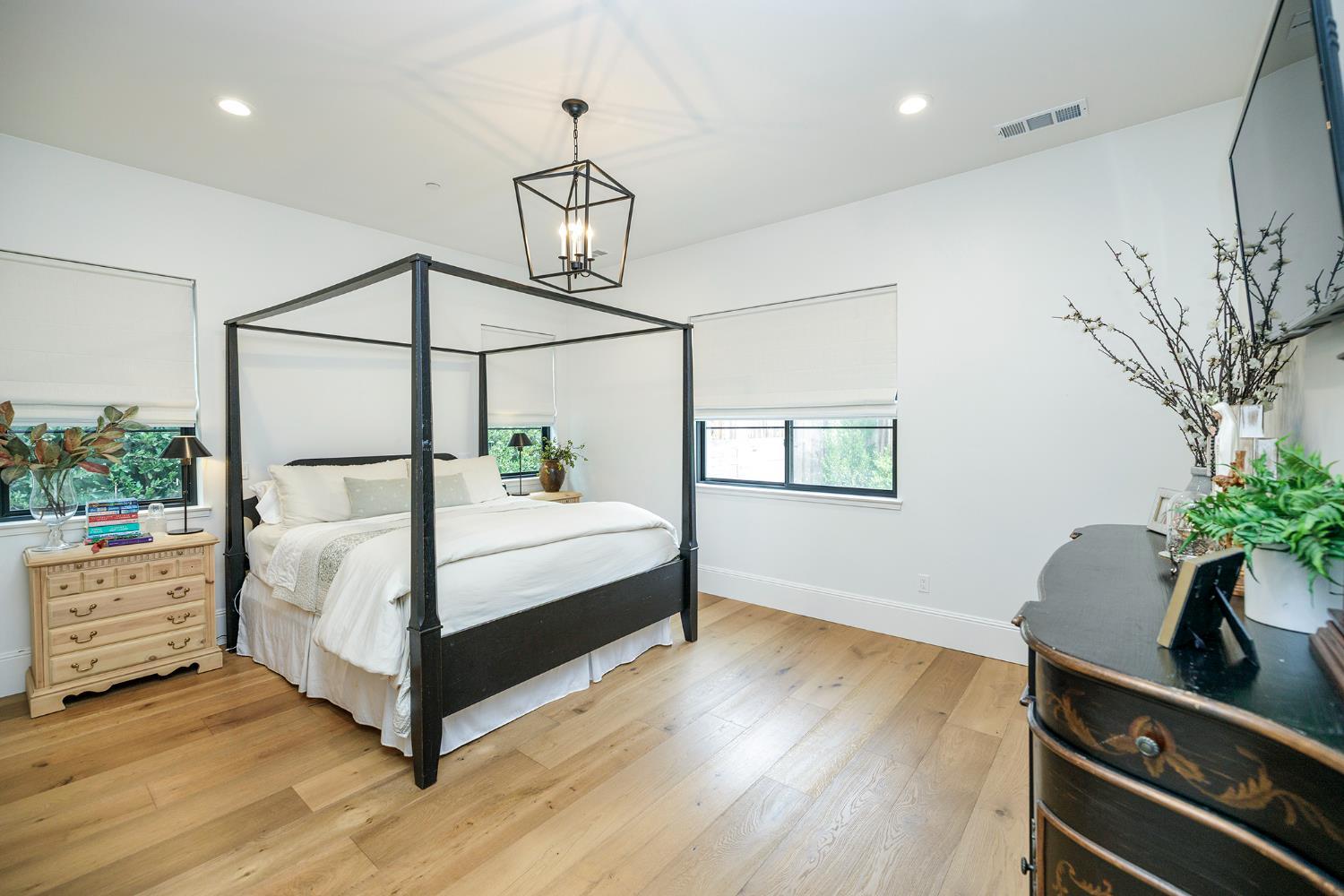 Turlock, California, 95382, United States, 5 Bedrooms Bedrooms, ,4 BathroomsBathrooms,Residential,For Sale,2002533