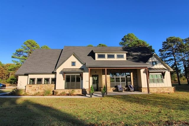 Tahlequah, Oklahoma, 74464, United States, 3 Bedrooms Bedrooms, ,3 BathroomsBathrooms,Residential,For Sale,1936966