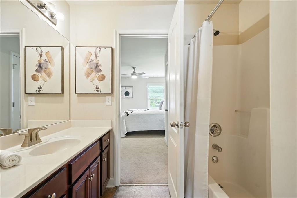 Atlanta, Georgia, 30331, United States, 5 Bedrooms Bedrooms, ,4 BathroomsBathrooms,Residential,For Sale,1933475