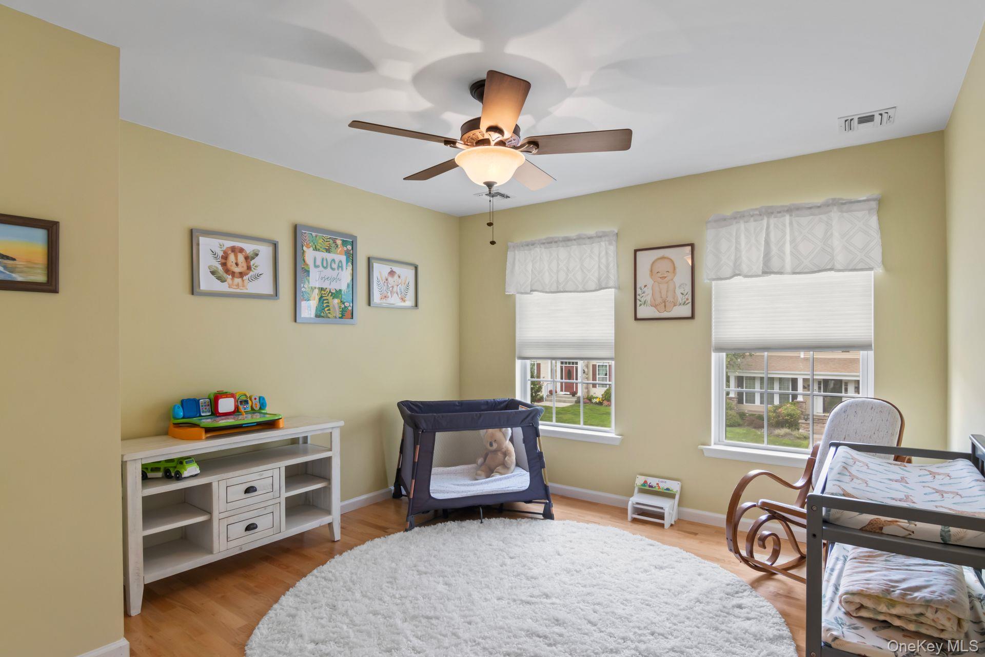 Mount Sinai, New York, 11766, United States, 4 Bedrooms Bedrooms, ,3 BathroomsBathrooms,Residential,For Sale,1934193