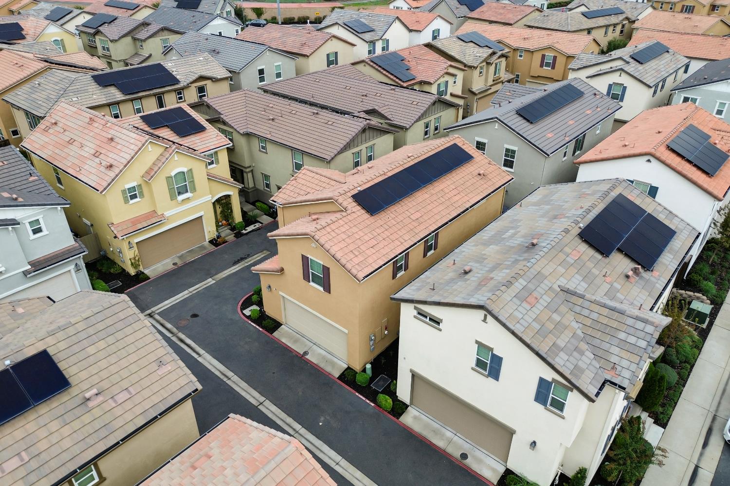 Elk Grove, California, 95758, United States, 3 Bedrooms Bedrooms, ,3 BathroomsBathrooms,Residential,For Sale,1995602